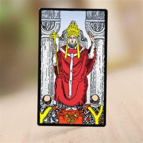 Qué significa el papa en el Tarot y cómo es su carta